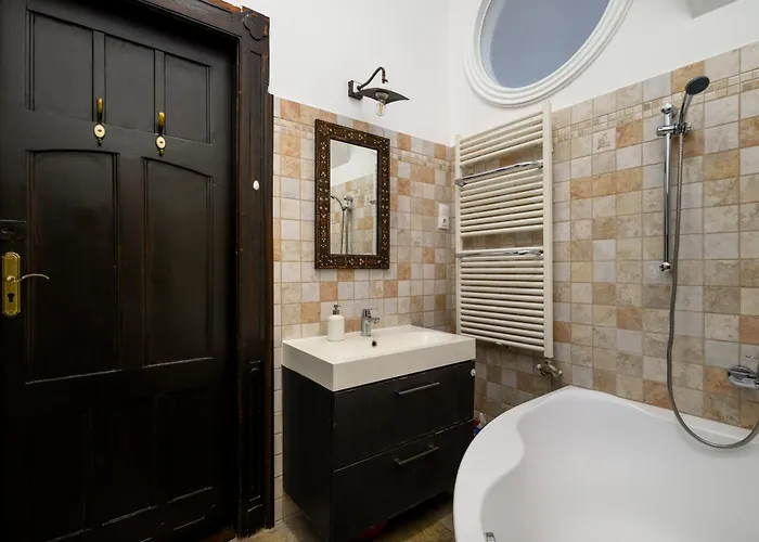 Rustic Downtown 106 M2 Apartment Budapest
