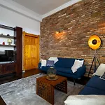 شقة Rustic Downtown 106 M2
