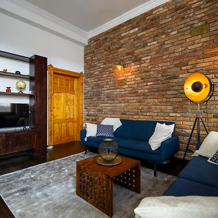 Apartmán Rustic Downtown 106 M2