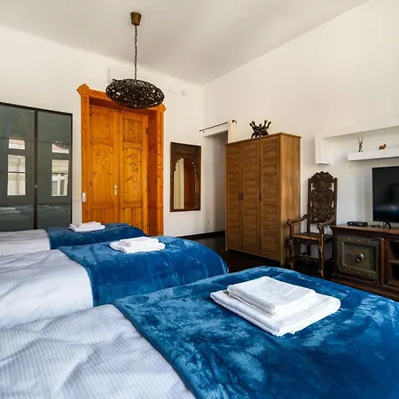 Rustic Downtown 106 M2 *