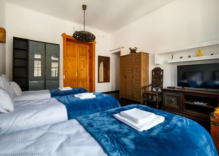 Rustic Downtown 106 M2 *