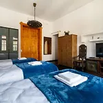 Rustic Downtown 106 M2 *