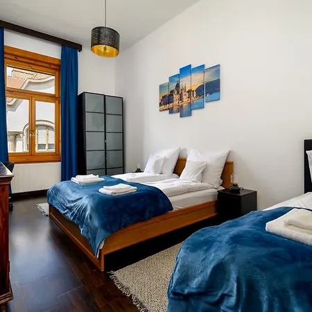 Rustic Downtown 106 M2 *